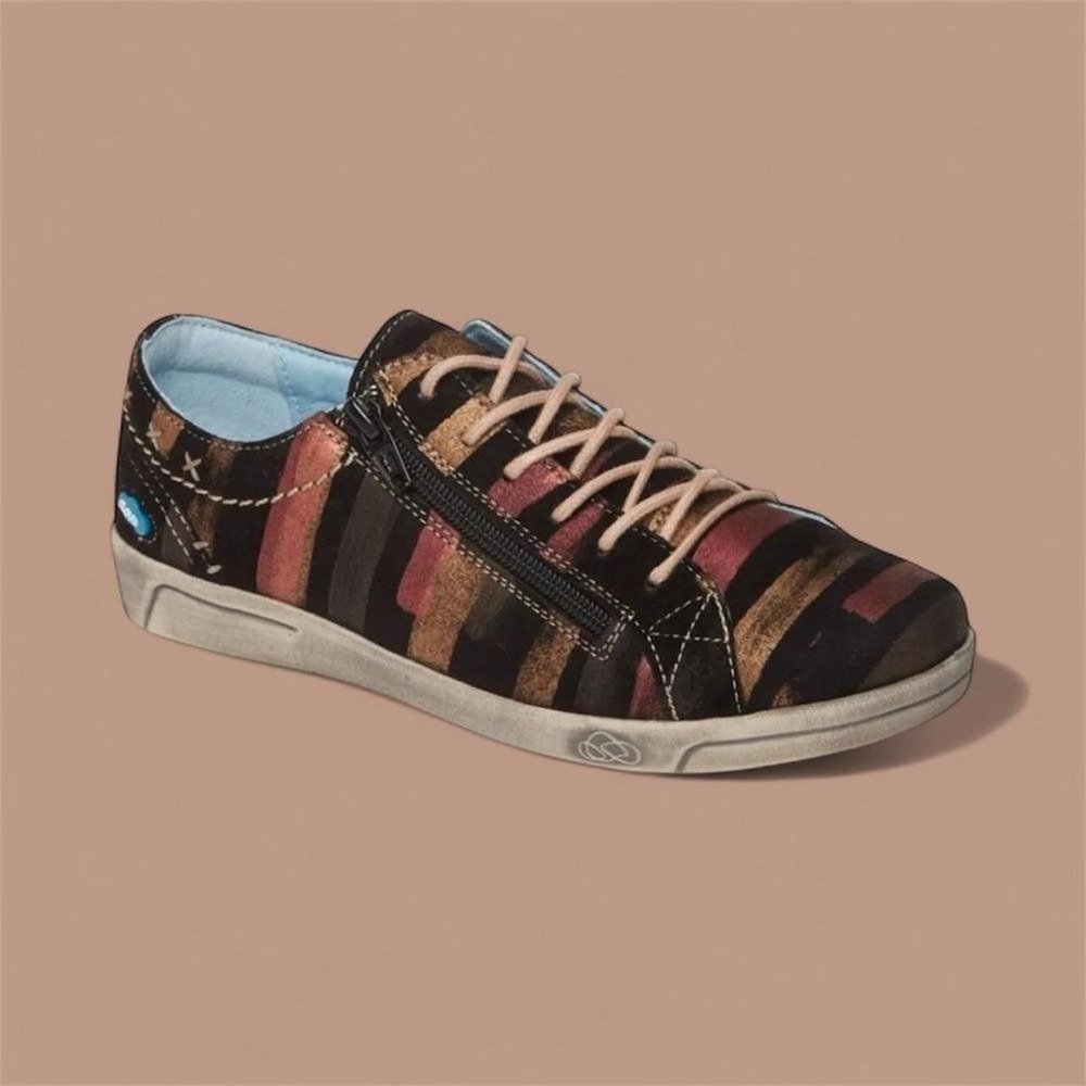 NWOB Cloud Leather Kicks sz 7.5
